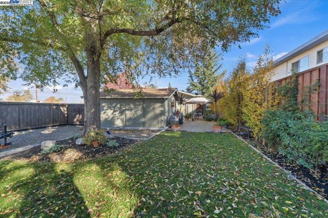 905 S Livermore Ave, Livermore CA: https://media.crmls.org/mediaz/b4f8c9c7-3a96-4179-a285-af54bb03bda6.jpg