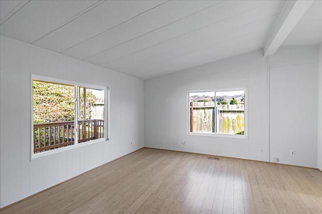 22 Canada Cove Avenue, Half Moon Bay CA: https://media.crmls.org/mediaz/b4f9058d-e245-4b81-81ba-8bec4200b6d6.jpg