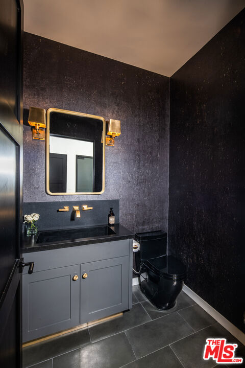 1562 Ensley Avenue, Los Angeles CA: https://media.crmls.org/mediaz/b4f923bf-46ff-4b3a-8b41-94e511b6b02e.jpg