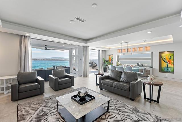 5 Spinnaker Way, Coronado CA: https://media.crmls.org/mediaz/b4f96d91-551c-4467-af31-221600e26176.jpg