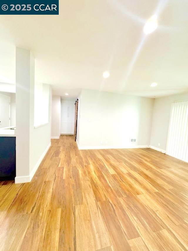 1305 Webster St, Alameda CA: https://media.crmls.org/mediaz/b4f9fa08-505b-46ae-aa67-ab456e9414fc.jpg