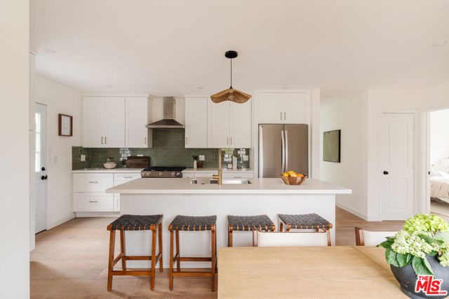 3501 Hillcrest Drive, Los Angeles CA: https://media.crmls.org/mediaz/b4fa3e42-2b73-45a9-b2c3-ef6b2de7bdc9.jpg