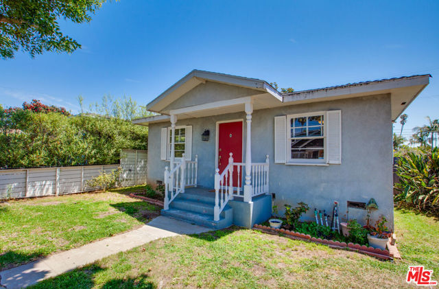 848 MARCO Place, Venice CA: https://media.crmls.org/mediaz/b4fb0147-9c7c-4aed-807f-f7ca93e5407d.jpg