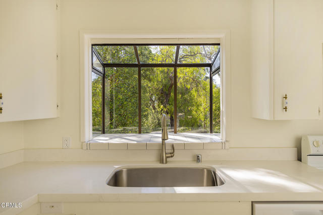 Detail Gallery Image 13 of 31 For 212 Foothill Rd, Ojai,  CA 93023 - 2 Beds | 2 Baths