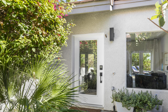 2900 S Redwood Drive, Palm Springs CA: https://media.crmls.org/mediaz/b4fc05cb-4f8c-4b96-b9c0-d55c0096654b.jpg