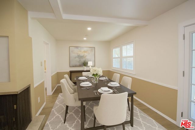 7465 N Forbes Avenue, Lake Balboa CA: https://media.crmls.org/mediaz/b4fc33ad-d578-44d8-883b-85a6815bea22.jpg