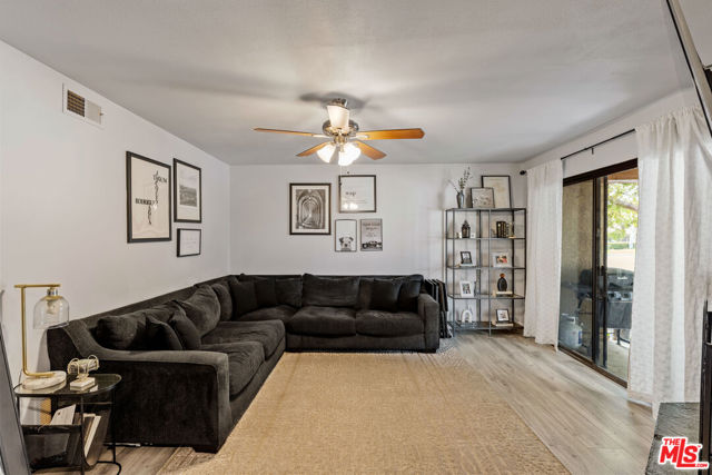 586 Rosewood Avenue photo 7