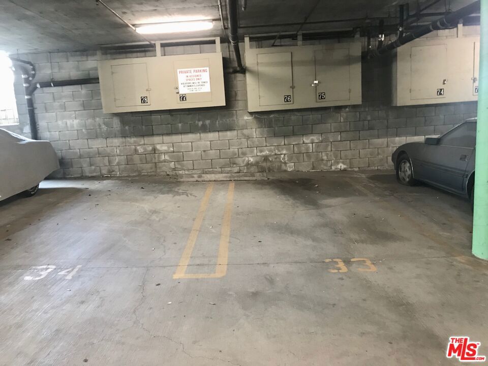https://media.crmls.org/mediaz/b4fcc86b-6856-4040-96f2-114ccc730177.jpg?preset=X-Large