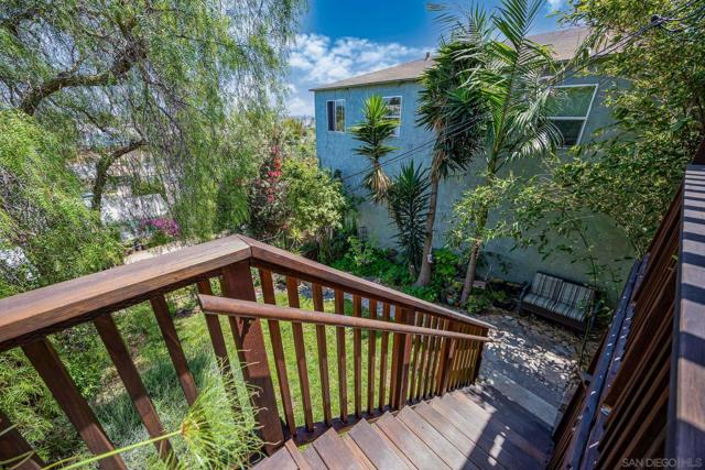 405 Langley St, San Diego CA: https://media.crmls.org/mediaz/b4fd17cf-5cc0-4b5a-800b-ee2b59edb4e0.jpg