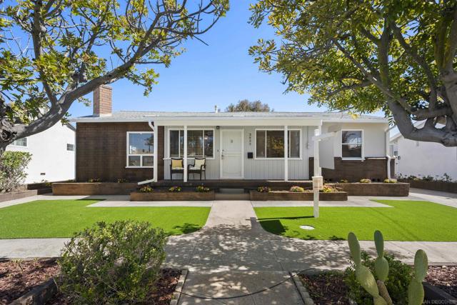 3833 Tomahawk Ln, San Diego CA: https://media.crmls.org/mediaz/b4fe1f3d-0da4-4789-b76d-e98b1e135e9d.jpg