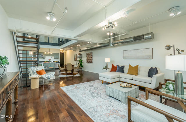 510 S Hewitt Street, Los Angeles CA: https://media.crmls.org/mediaz/b4fe38ae-9db7-4fba-bbc6-ba3bd1aa25cf.jpg