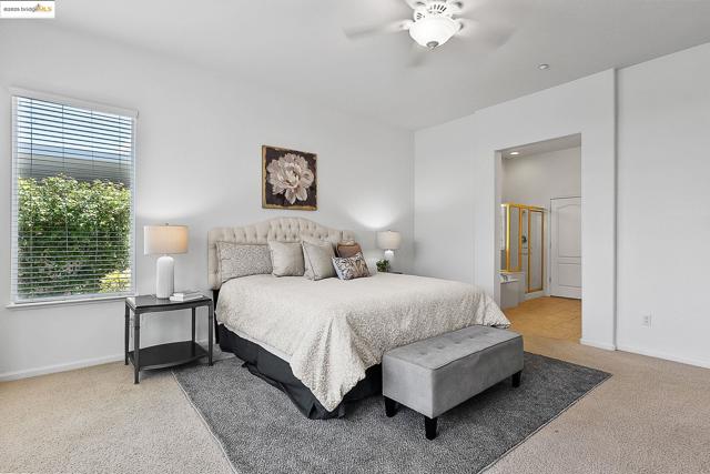 551 Quindell Way, Brentwood CA: https://media.crmls.org/mediaz/b4ffb1ec-0fc3-4b4c-9097-eaf0b4e60174.jpg