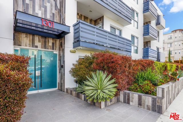 1301 Brockton Avenue, Los Angeles CA: https://media.crmls.org/mediaz/b5001246-dbc0-48d5-9f5d-84224cc53364.jpg