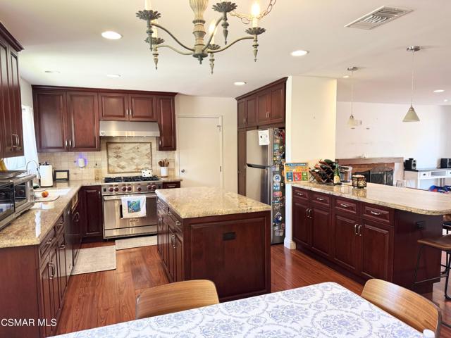 5808 Greenview Road, Calabasas CA: https://media.crmls.org/mediaz/b500127a-7032-4ff8-bad3-d8e0644497f6.jpg