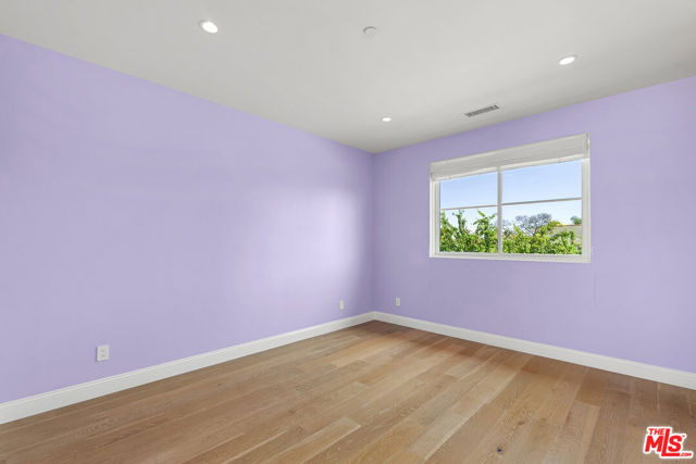 530 N Alta Vista Boulevard, Los Angeles CA: https://media.crmls.org/mediaz/b5003151-a41a-4ab4-a70d-7b97cf85a5d3.jpg