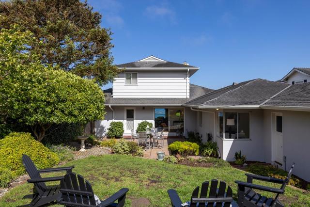 847 Ocean View Boulevard, Pacific Grove CA: https://media.crmls.org/mediaz/b5003e77-5aad-4d68-bffe-b09cad1f9e94.jpg