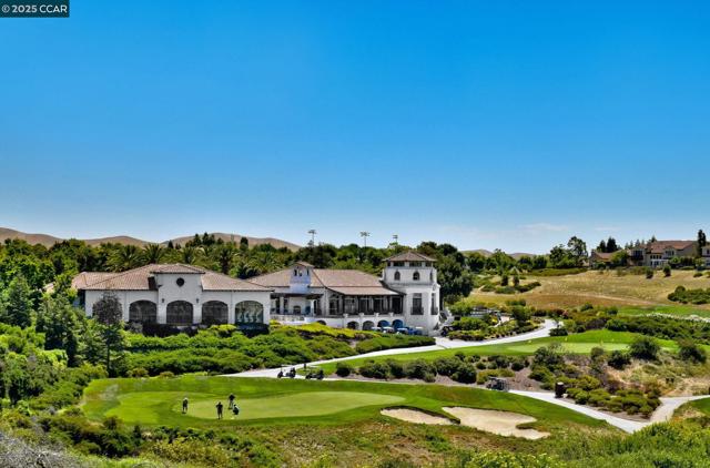 7774 Stoneleaf Rd, San Ramon CA: https://media.crmls.org/mediaz/b500955e-a43f-4ca0-af3d-d3ff44017528.jpg