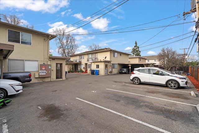 1241 Coronado Drive, Sunnyvale CA: https://media.crmls.org/mediaz/b500bdb4-1c15-4d68-82f4-cc609a6e36b2.jpg