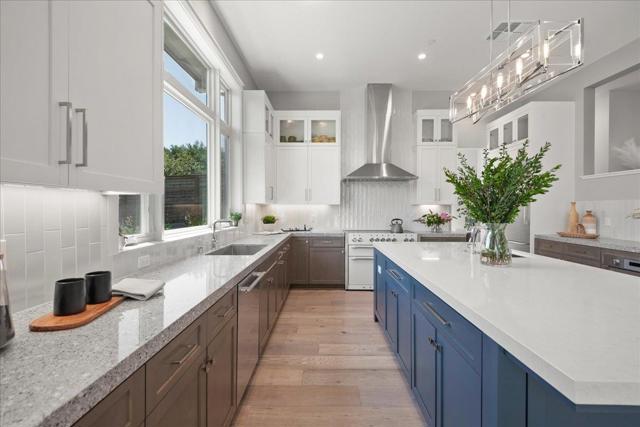 115 Wika Ranch Court, Redwood City CA: https://media.crmls.org/mediaz/b500db7b-1731-4244-a09a-53ebc839575e.jpg