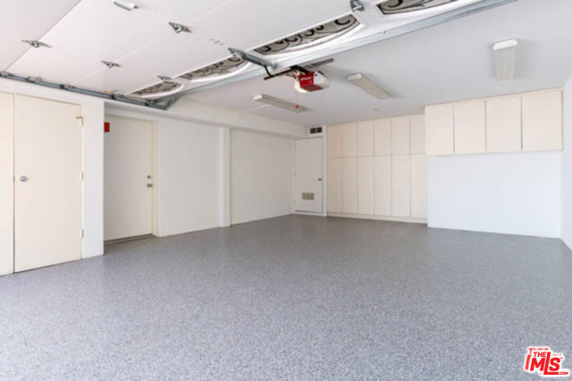2470 Venus Drive, Los Angeles CA: https://media.crmls.org/mediaz/b500dbca-3450-44fe-8733-7f5eb8d26c07.jpg
