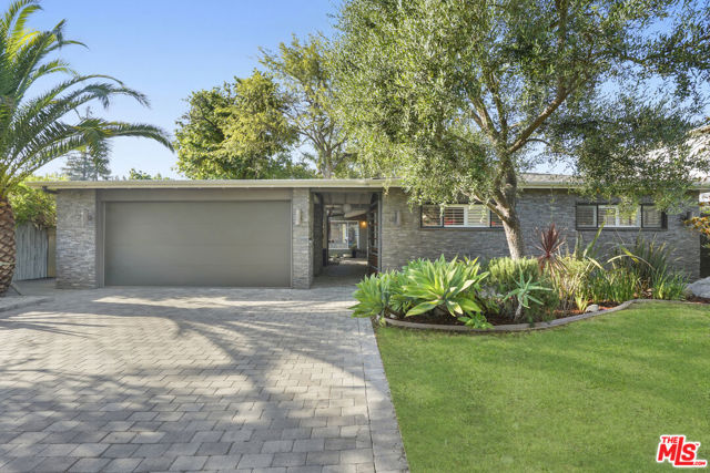 12815 Sarah Street, Studio City CA: https://media.crmls.org/mediaz/b500f665-4ba2-4fa1-97e2-73e50e4ba69b.jpg