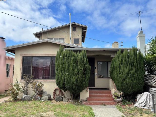 7807 WELD, Oakland CA: https://media.crmls.org/mediaz/b5018660-b75c-4a0f-8b0c-d44e130f722a.jpg