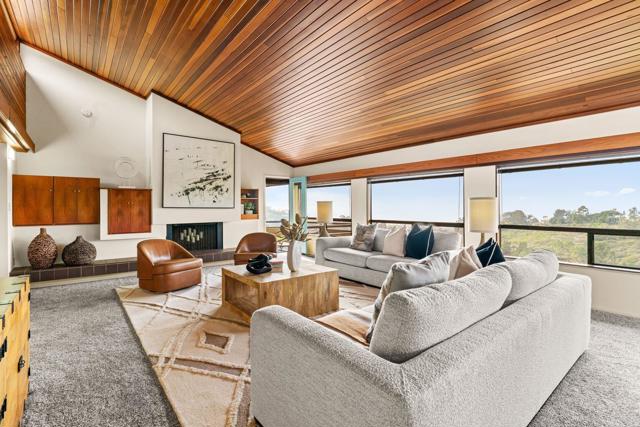 6960 Via Estrada, La Jolla CA: https://media.crmls.org/mediaz/b50186eb-d524-4e89-b3d6-faa774287d4c.jpg