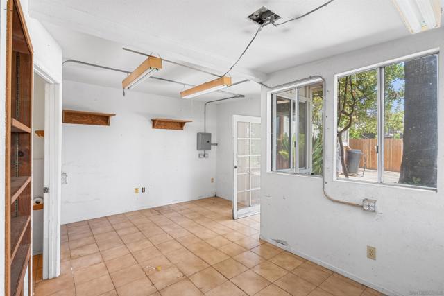 719 Marsolan Ave, Solana Beach CA: https://media.crmls.org/mediaz/b501ab7f-63b8-4fe1-94af-35d658298e1b.jpg