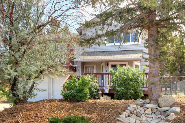 1225 Crestwood Drive, Big Bear CA: https://media.crmls.org/mediaz/b5027267-7302-4bd3-a817-476ef9c84097.jpg