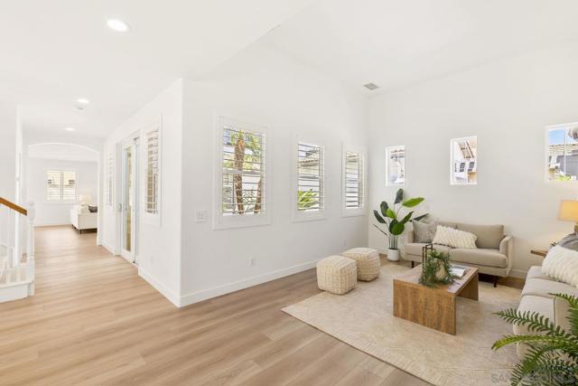 2337 Douglaston Glen, Escondido CA: https://media.crmls.org/mediaz/b5027863-7e36-4331-a635-dca03bc4f031.jpg