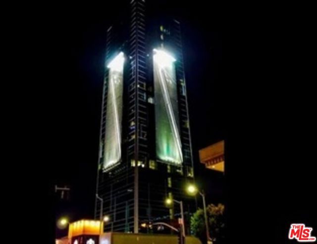 1480 VINE Street, Los Angeles CA: https://media.crmls.org/mediaz/b502915e-5619-42dd-ad51-490e16545464.jpg