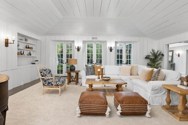 Detail Gallery Image 15 of 43 For 15306 Las Planideras, Rancho Santa Fe,  CA 92067 - 6 Beds | 3/1 Baths