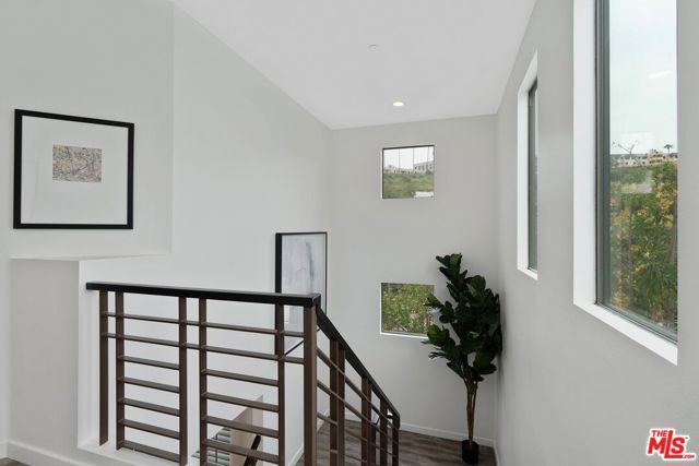 12923 Bluff Creek Drive, Los Angeles CA: https://media.crmls.org/mediaz/b50329bc-1033-4ea2-b6c9-5b1007fdefe6.jpg