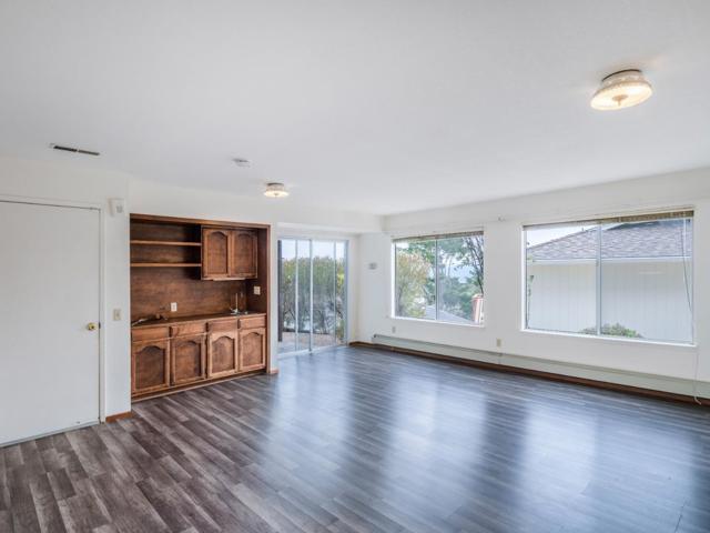 15 Pinehill Way, Monterey CA: https://media.crmls.org/mediaz/b503e7a7-1999-477f-a854-7aec435e4e31.jpg