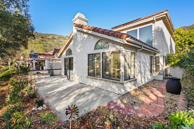 Detail Gallery Image 37 of 49 For 2533 Holly Valley Dr, Vista,  CA 92084 - 3 Beds | 2 Baths