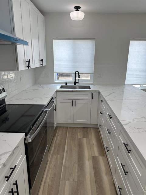 6877 Glenroy St, San Diego CA: https://media.crmls.org/mediaz/b5066f9d-ddc5-4e1e-bb99-bfafd02a57fc.jpg