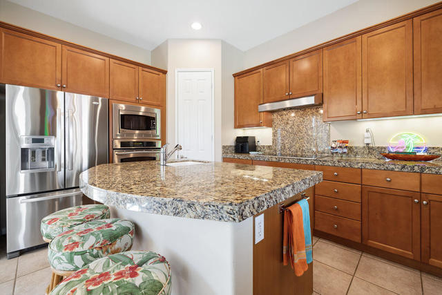 14 Via Santo Tomas Drive, Rancho Mirage CA: https://media.crmls.org/mediaz/b50706e5-e983-41f5-99cf-9f9cb93263f2.jpg