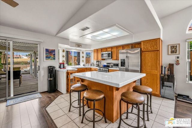 76954 Florida Avenue, Palm Desert CA: https://media.crmls.org/mediaz/b5073938-cb3b-4475-8cac-df3d339cc608.jpg