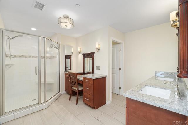 39255 De Luz Rd, Fallbrook CA: https://media.crmls.org/mediaz/b5075571-124b-436d-8e0a-da0549472d48.jpg