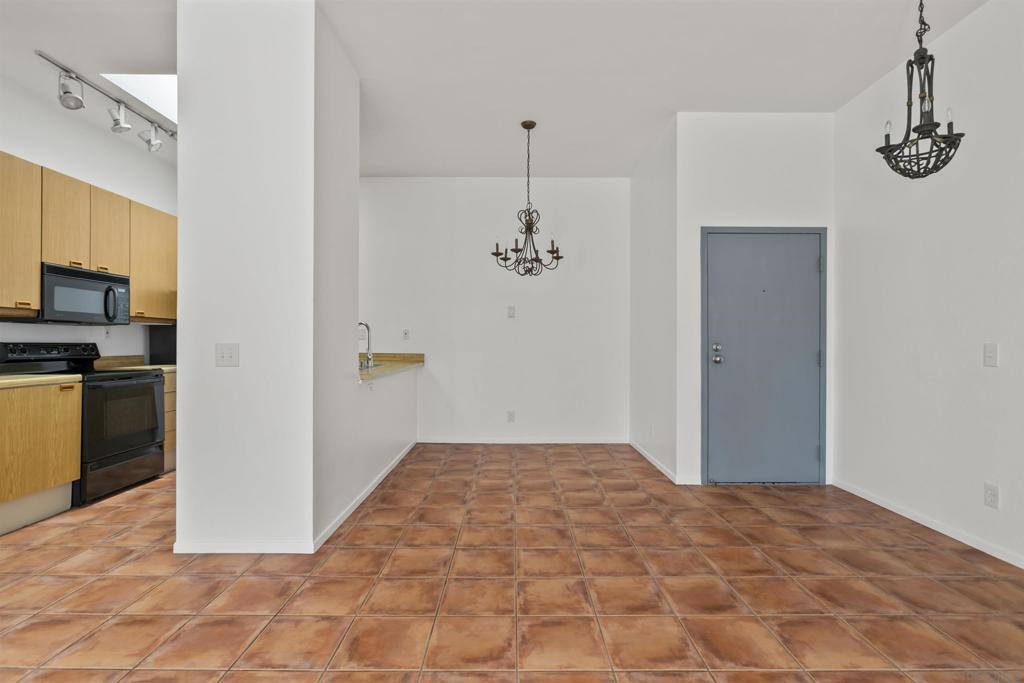 8328 Regents Rd - photo 3