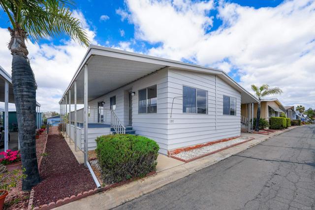 1212 H Street, Ramona CA: https://media.crmls.org/mediaz/b50829ef-15e7-49fe-851a-d3a0c7a39773.jpg
