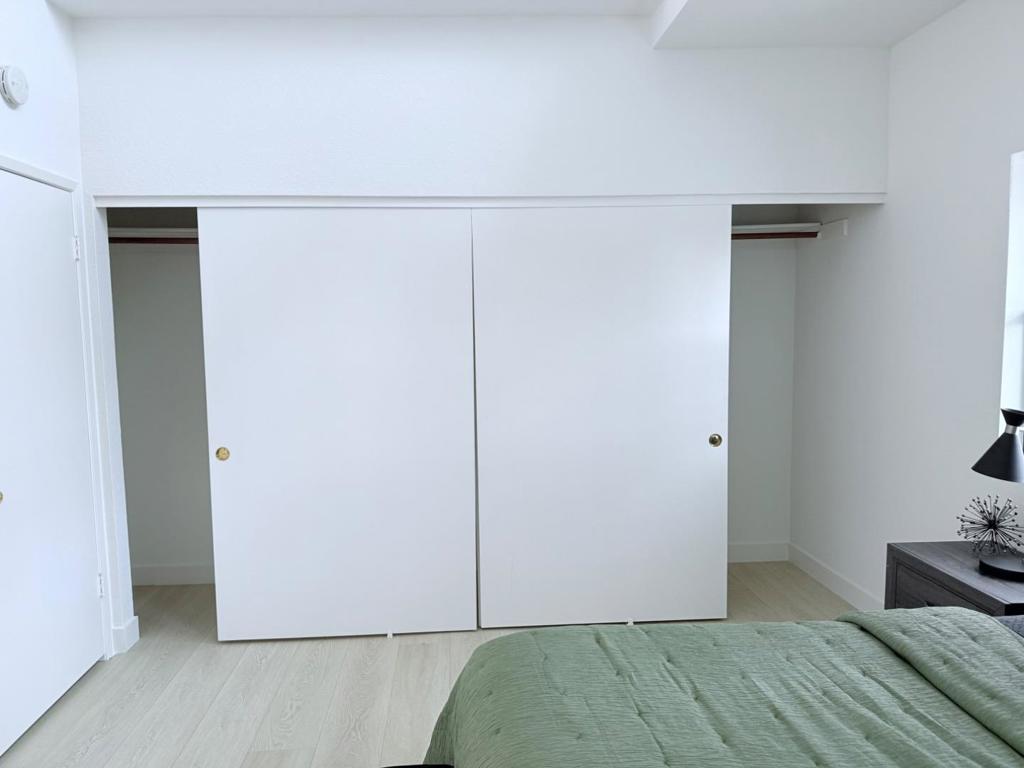 https://media.crmls.org/mediaz/b5088c96-6f00-4d27-be5f-e16b80fd648c.jpg?preset=X-Large