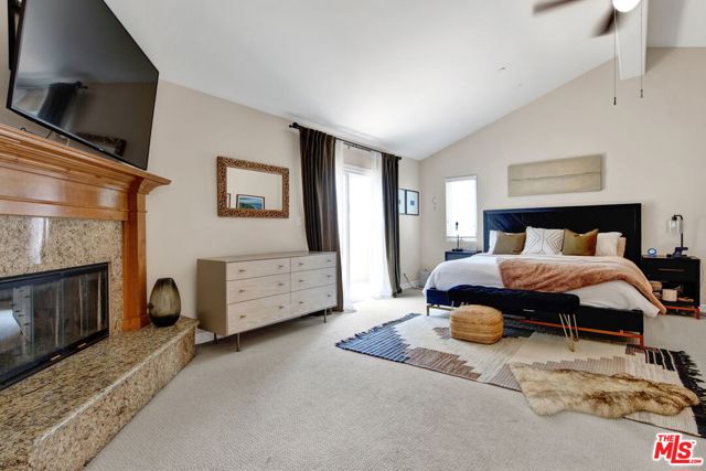 2104 Clark Lane, Redondo Beach CA: https://media.crmls.org/mediaz/b5092188-7772-41d0-8be1-b6bd741c0e25.jpg