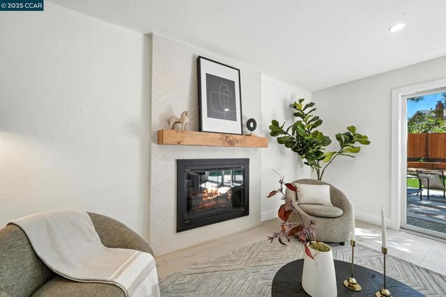 31 Junewood Ct, Danville CA: https://media.crmls.org/mediaz/b5092b55-9fed-43e3-9ac9-83ee7f1ddb54.jpg