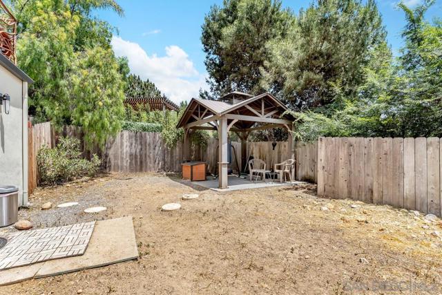 1003 Hayes Ave, San Diego CA: https://media.crmls.org/mediaz/b5092dd9-60cf-425c-add6-092c58047de0.jpg