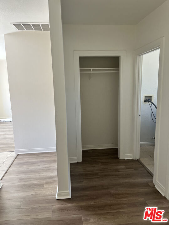 1256 W 25th Street, Los Angeles CA: https://media.crmls.org/mediaz/b509629f-7cbb-465c-ac59-56849ce26d9e.jpg