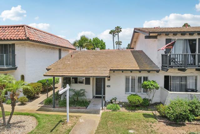 4352 Loma Riviera Court, San Diego CA: https://media.crmls.org/mediaz/b50a20b4-cfc9-4a7d-8710-62f04edf4f72.jpg