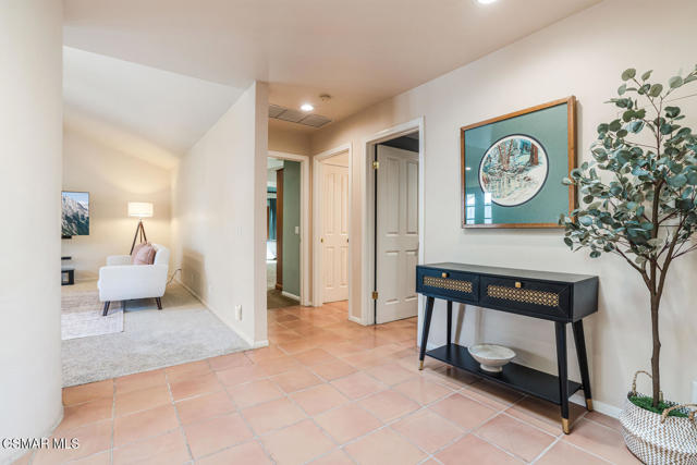 356 Laguna Terrace, Simi Valley CA: https://media.crmls.org/mediaz/b50a8ad3-1180-42c6-bdf5-c7cd65b02f27.jpg