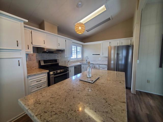 74647 Azurite E Circle, Palm Desert CA: https://media.crmls.org/mediaz/b50aa36a-af81-4094-b5a3-6ff4c72b985c.jpg