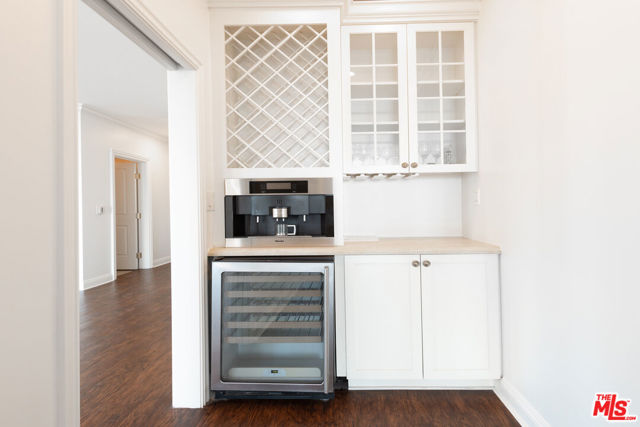 10580 Wilshire Boulevard, Los Angeles CA: https://media.crmls.org/mediaz/b50abf2c-7e8e-4c4f-8dbb-1ffe5830277e.jpg